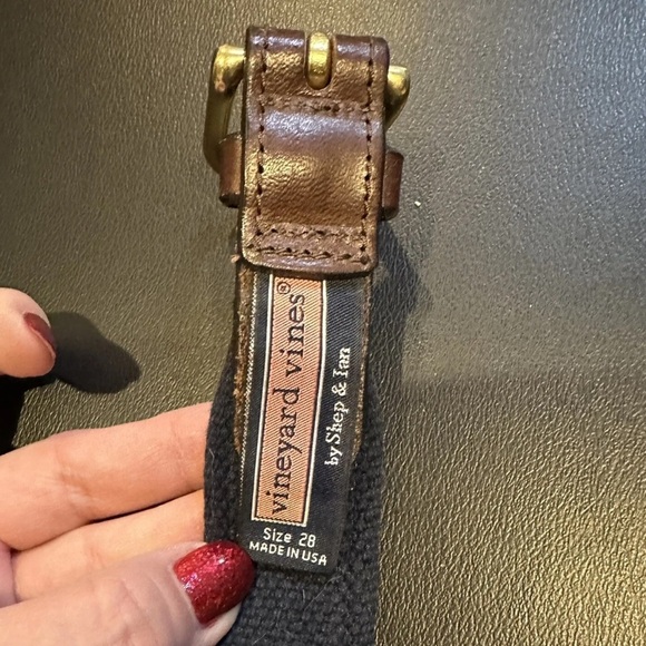 VINEYARD VINES Women’s 28” M Navy Belt White Fish & Hooks Brown Leather - Picture 3 of 4